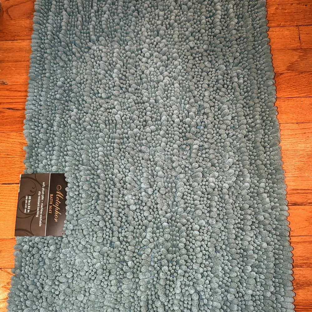NWT METAPHOR Heather GREEN Soft Plush 27 in x 32 in BATH RUG